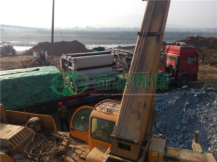 城市河道淤泥用的壓濾機-帶式連續(xù)壓濾機怎么樣?