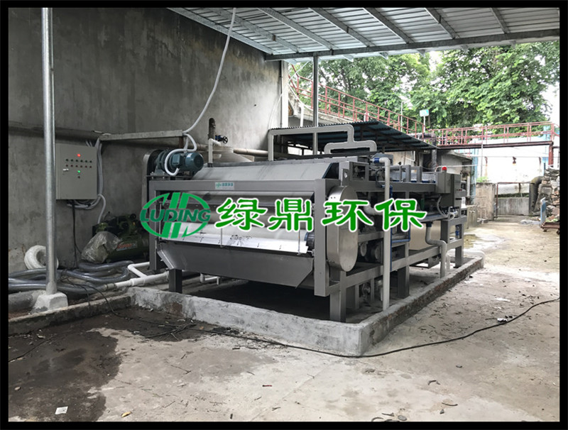 江門印染廠采購一臺印染污泥帶式壓濾機(jī)解決污泥問題 4