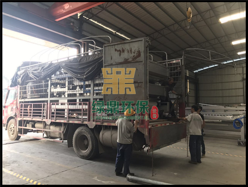 帶式壓濾機發往鉆井廢棄泥漿水處理工程 2